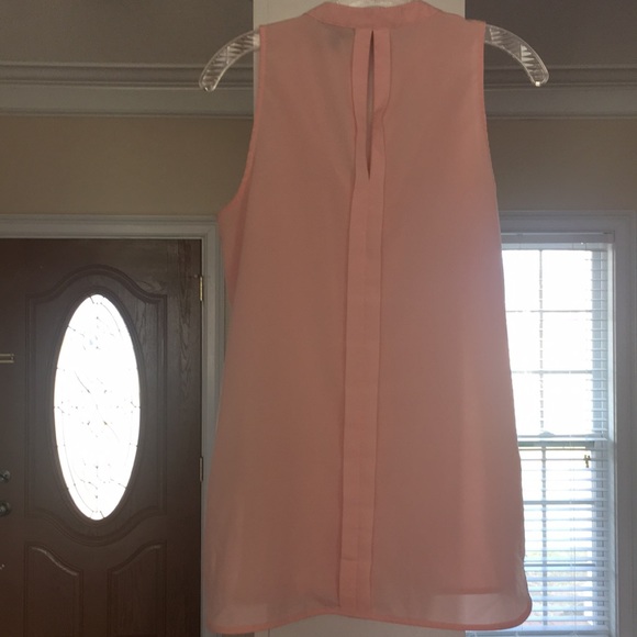 Banana Republic Sleeveless Shirt - Picture 2 of 6